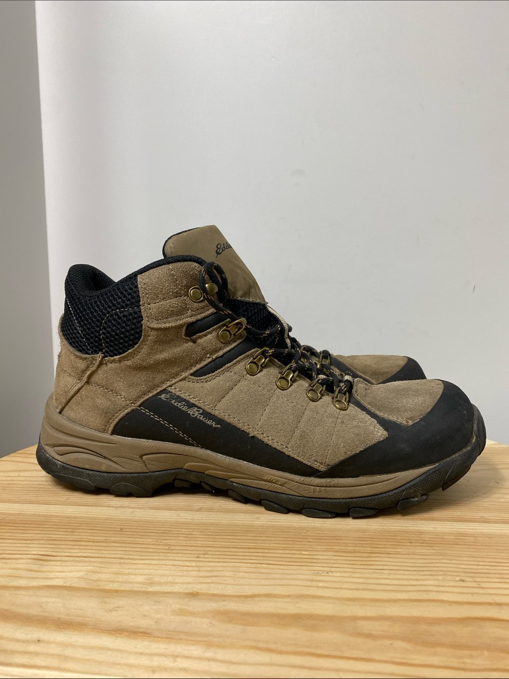 Eddie Bauer Tacama Hiking Boots Brown Suede Waterproof Trail Shoes Men’s Size 11